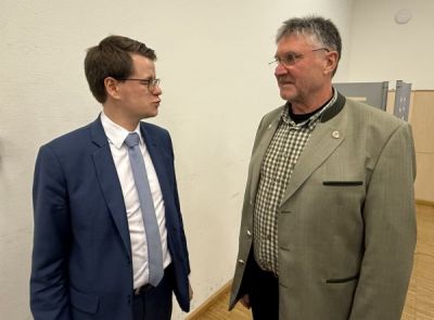 Vorsitzender Hans Wörmcke  und Bundestagsabgeordnete Daniel Kölbl (CDU, links)